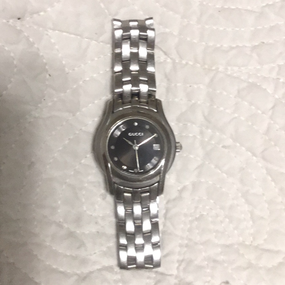 GUCCI 5500L Diamond Watch - Authentic!
